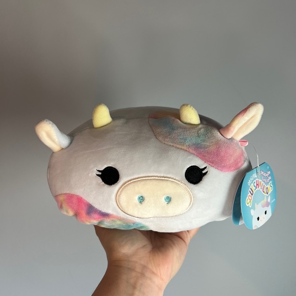 Caedia the Cow Squishmallow Stackable - Picture 1 of 3